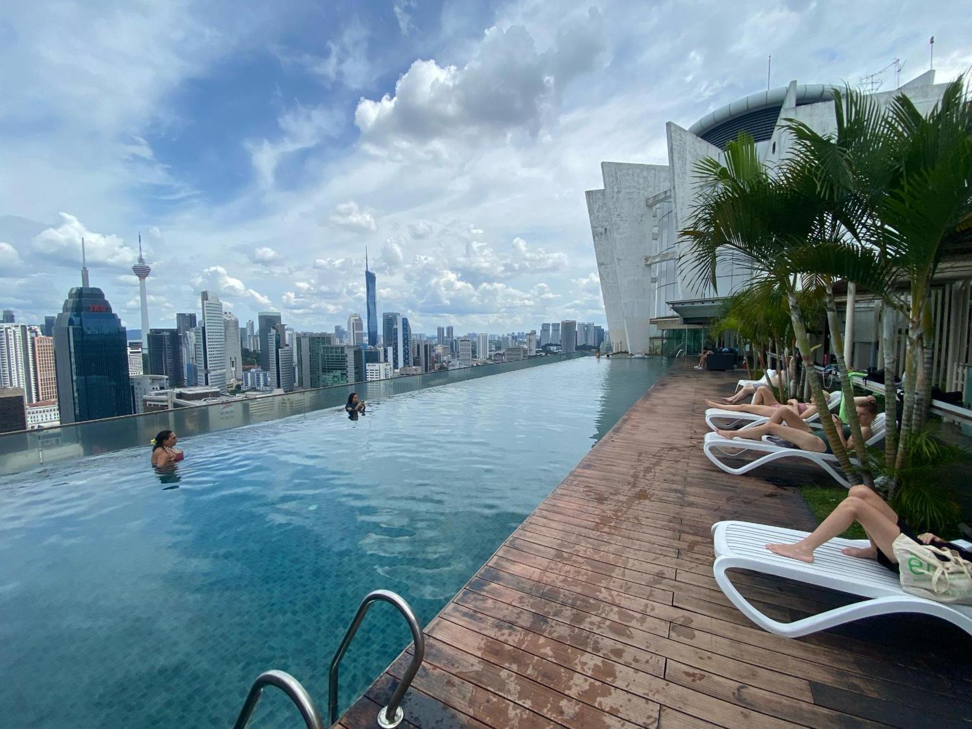 Infinity Skypool Retreat Hostel Kuala Lumpur Exterior photo